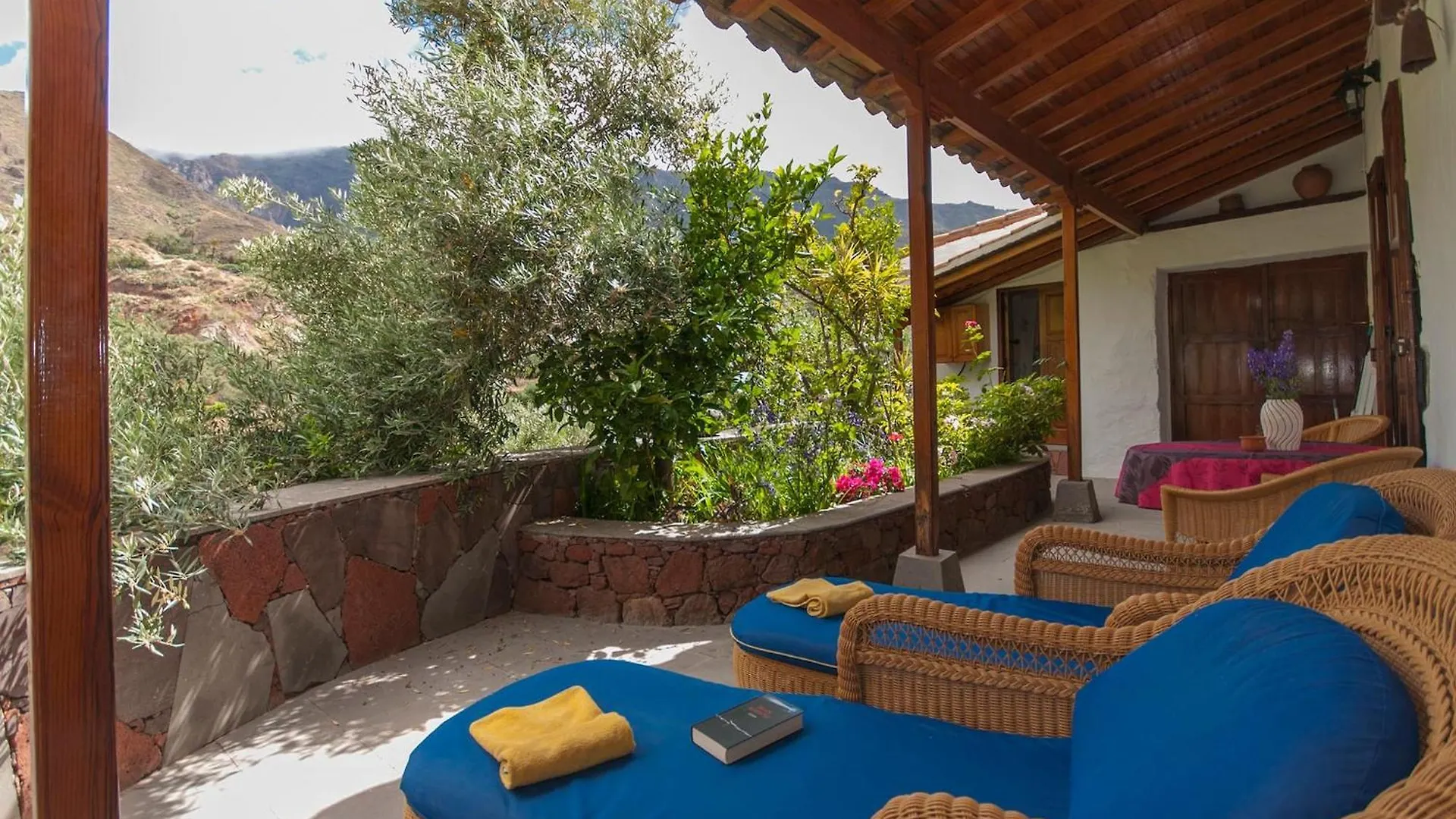 Semesterbostad La Montana Villa Santa Lucia